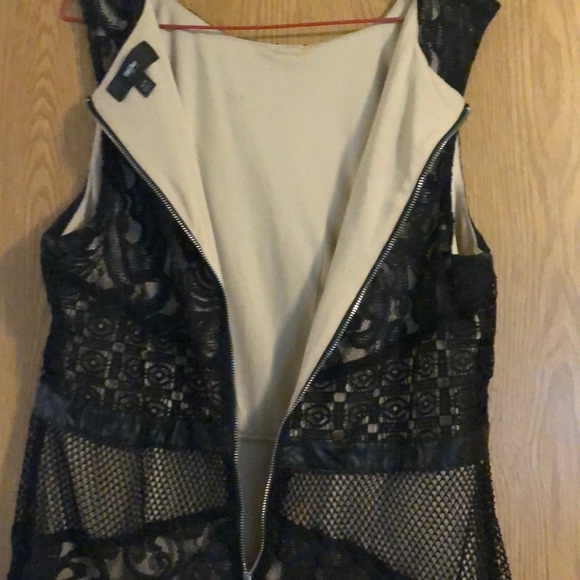 Black and beige lace dress - Picture 8 of 8